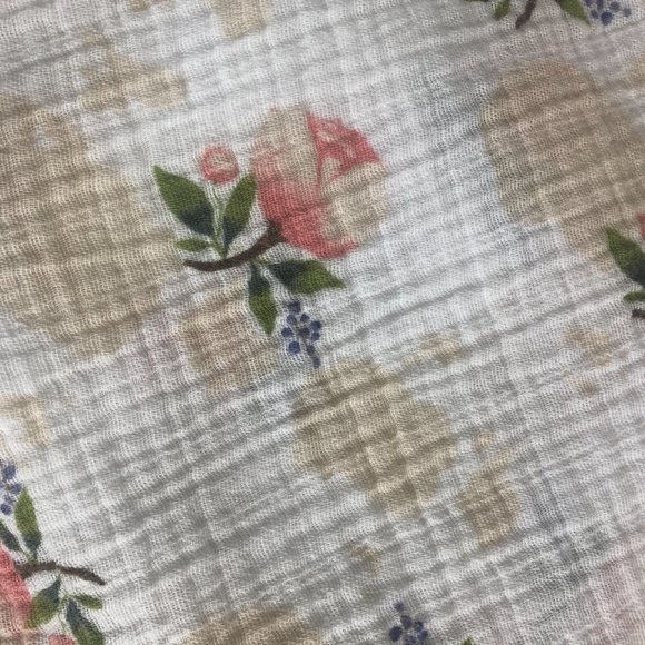 LITTLE UNICORN FLORAL MUSLIN SWADDLE BLANKET - Picture 2 of 5